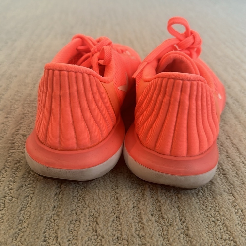 Orange Nike’s - Picture 4 of 4